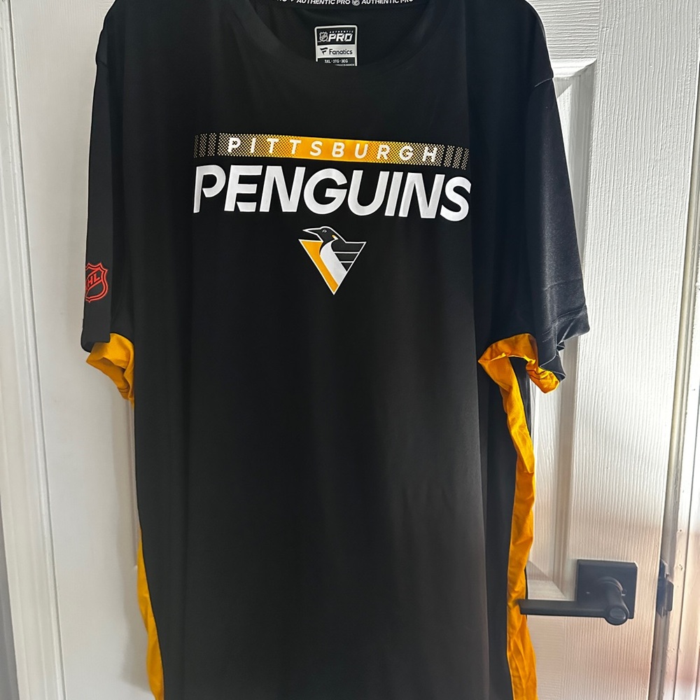 Fanatics Black and Gold Pittsburgh Penguins Short Sleeve Tee